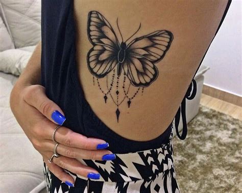 tatuajes de mariposas en la nalga|Tattoo mariposa minimalista 